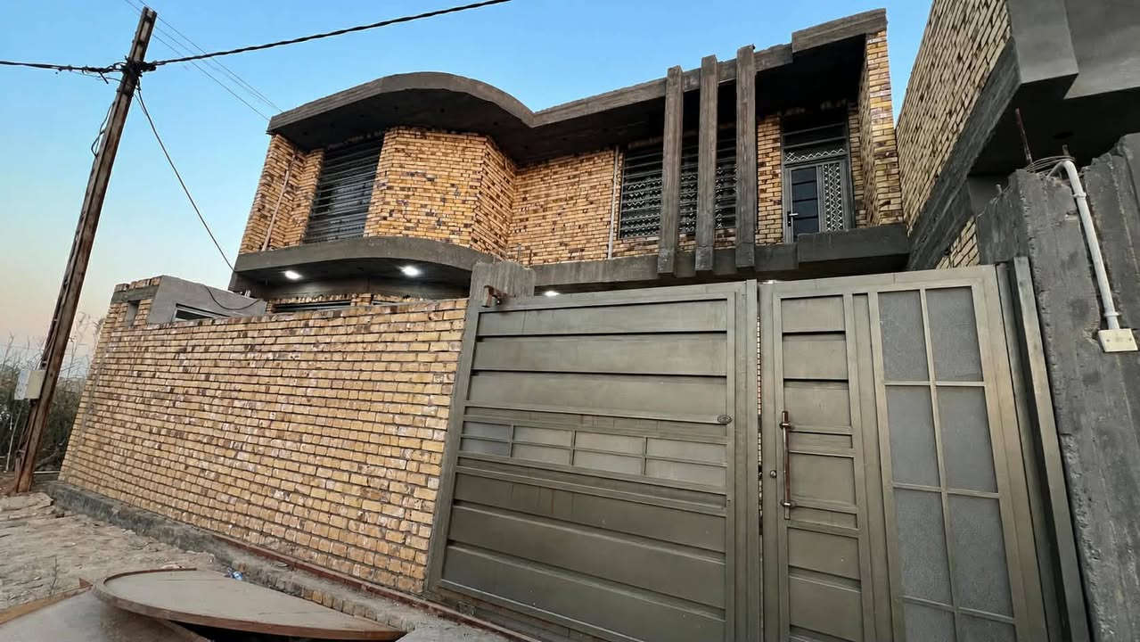دار سكن للبيع
طابو زراعي سند 25 مشمول بالتطويب
ديوانية حي الجامعة
نهاية شارع سوات
قرب التانكي
 مجمع خدمات كامله 
المساحة 225 M  ركن 
بناء حديث طابقين مسلح
الارضي كامل جاهز للسكن 
الطابق الأول هيكل مسقف 
يحتوي على.. 
غرف نوم عدد 4 
صالة عدد 2 / استقبال / مطبخ حار بارد/مجمع صحي عدد 3 / گراج سيارة
                      للاستفسار
مراجعة مكتب مهدي العتابي للعقار ديوانية الجزائر مقابل فندق برج الامراء
                 *********** مهدي العتابي 
                 *********** حيدر الفتلاوي
                 ***********
