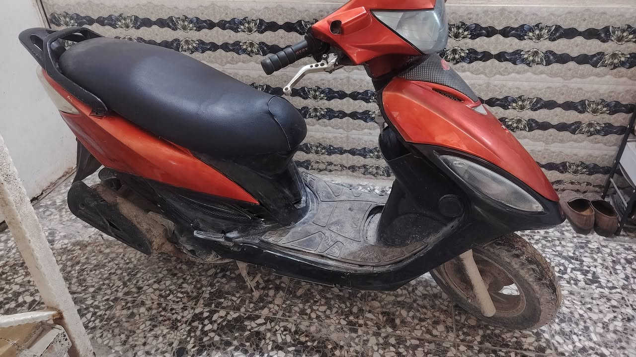 دراجه كامكو للبيع المكان نجف براكيه شارع المطار    
دراجه مجفته مره وحده دراجه نضيفه شلعته حلوه الي يريد يتواصل علا الرقم والسعر  علا الرقم ***********
