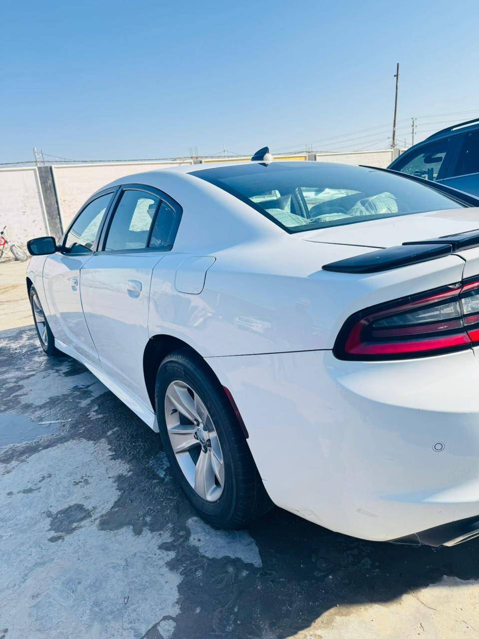 للبيع دوج شارجر أمريكي 🇺🇸
موديل 2022 اصل سيارة 
حلوه جاهزه رقم بغداد 
بيه ضرر جاملغ +بنيد+فخذه 
مصلحه تصليح حلو مال جناي
السعر 165 ورقه وبيها مجال 
الاتصال على الرقم مكلف بلنشر
***********
