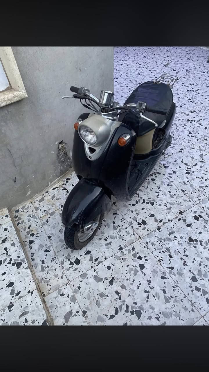 سلام عليكم عبدل حليم نثيه لل بيع دراجه اي عيب ما بي محرك بلادي كابريتر بلادي شوته بلادي فقط كفر وره مكسور  
دراجه اي عيب مابي شلعه معدل شرط تقبط 60
سعره ٣٥٠بي مجال        الموشراي لا يعلق يسمع كلام مو حلو 
رقم ***********فقط واتساب 
تحياتي الكم
