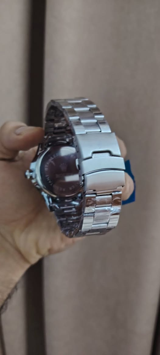 ساعه رولكٓس العالميه كولتي عالي زجاج زفير ضد الخدش مختمه وتاريخ يومي دبل قفل سير وضد الماء اميال مضيئه ليلا سعرها (10) الف دينار فقط شراي يتفضل خاص او وتساب ويوجد توصيل
