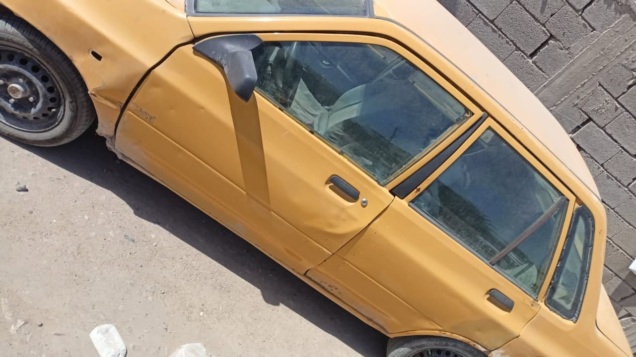 للبيع السعر 6 ورقات
كير ومحرك كلشي مابيهن السياره شوف العين 
وهذا رقمي ***********
