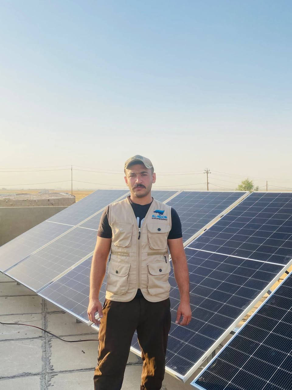 ☀️ شركة النور الهندسية للطاقة الشمسية ☀️
التميز في الأداء.. الرقي في التصميم 
(كركوك قريةساريتبة) 

إذا كنت تبحث عن الجودة، الكفاءة، والجمال، فنحن خيارك الأول. تم تجهيز المنزل بمنظومة ذكية توفر:

⚡ 12 أمبير نهاراً

🔋 6.5 أمبير ليلاً

🔄 تناوب ذكي تلقائي مع الكهرباء الوطنية.

🛠️ المواصفات الفنية (مكونات عالمية)
الجزء التفاصيل والمميزات
الإنفيرتر Marvel ذكي (4KW) -  (ضمان سنة).
الألواح  16 بازبار لأعلى امتصاص. العدد 6  نوع لونجي 
البطارية ليثيوم Marvel 7.2KW) - عمر 8000 دورة، ضمان 7 سنوات، شاشة ذكية.
الهياكل حديدية ثقيلة مقاومة للصدأ ومصممة للظروف الجوية الصعبة.
التوصيلات كابلات DC أصلية (4 ملم) مع وصلات MC4 المخصصة.
🎁 عروض خاصة بمناسبة افتتاح موقعنا الجديد!
🛡️ ثقة | أمان | استفادة ⚡

📍 العنوان: الحويجة - قرب الدفاع المدني. 👷‍♂️ بإدارة: المهندس علي حسين.

📞 للتواصل والاستفسار:

اتصال: [***********]

واتساب: [***********]
