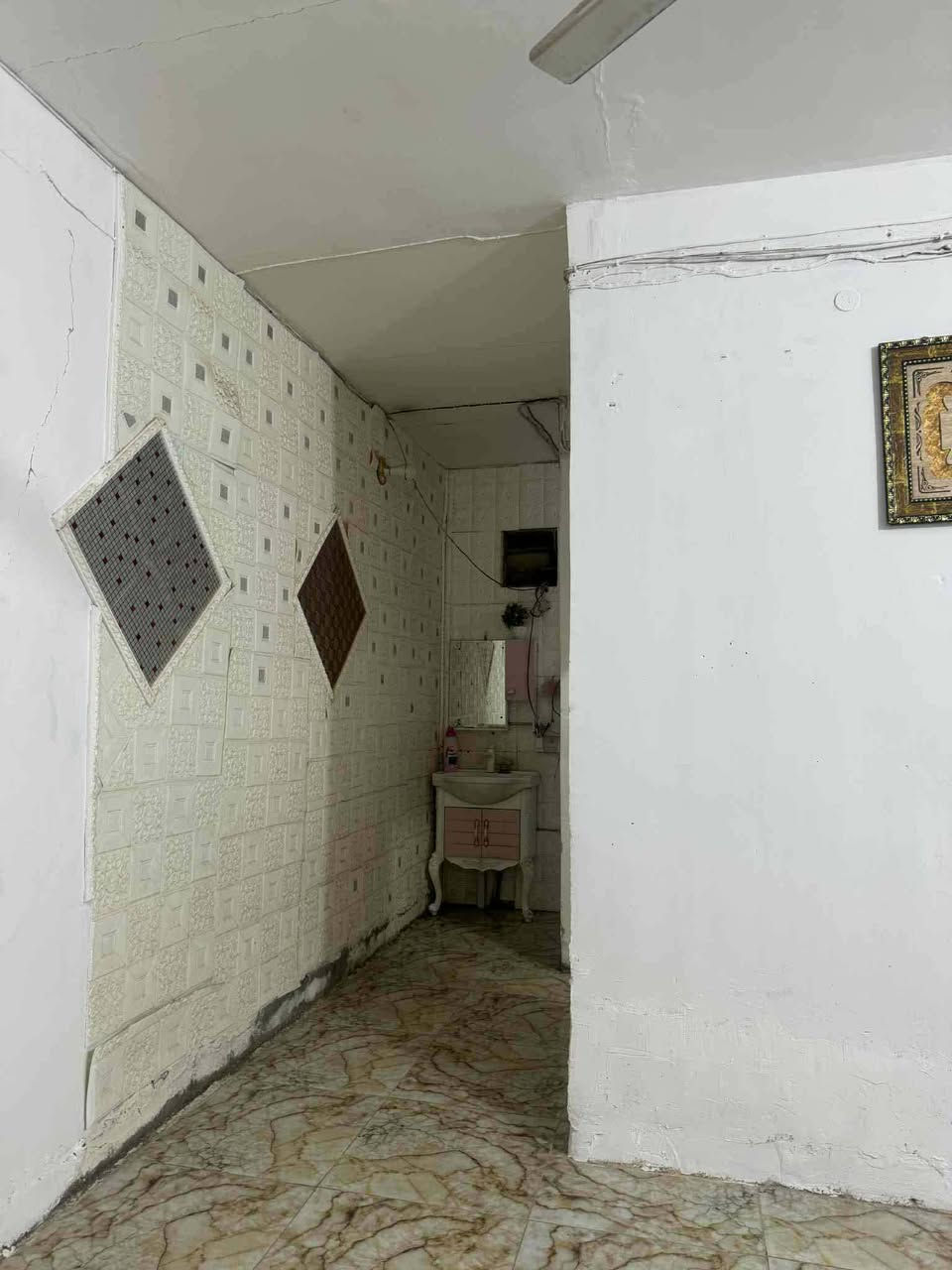 السلام عليكم
بيت للبيع طابو زراعي المساحه ٤٥٠ متر العنوان بالسده كاع بيت تومان البيت طابقين يتكون الطابق الاول من غرفتين + صالتين + ستقبال + مطبخ حديقه وكراج + مشتمل الطابق الثاني غرفتين كبار السعر المطلوب ( ٦٣ ) مليون وبي مجال الاستفسار # *********** // ***********
