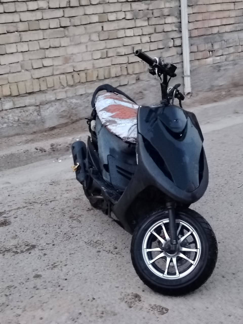 سلام عليكم دراجه ماكس عدله للبيع دراجه مثل ماتشوف دراجه ناشفه مكينه ماتسمع صوتها دراجه عوزها شغلات بسيطه مكاني بغداد حي البتول سعر 350 وبيها مجال للطيبين


**إذا كنت صاحب هذا الإعلان وتريد حذفه لأي سبب، رجاءا أرسل رسالة إلى الدعم الفني**