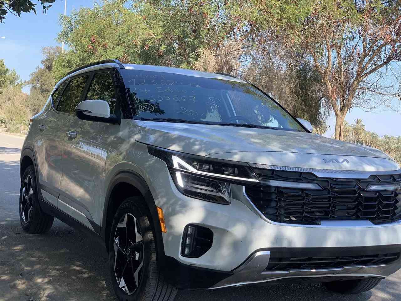 السلام عليكم
كيا سليتوز ٢٠٢٤ 
فووووووول الفووووول 
تبديل بنيد نفس اللون مال حاويه بدون صبغ ايرباك ستيرن فقط والبنيد الأصلي موجود 
ماشيه ١٠  الف ميل 
بصمه 
تشغيل عن بعد 
لد نهاري 
كامره دواره 
كشنات جلد 
خزن ميموري 
كشن السائق ترحيب عند الدخول 
شاشه دجتل متصل 
تبريد قطعتين 
جنطه كهرباء 
محرك 2000 دوش 
يدات نيكل 
اشاير ب المري 
مودات قياده 
فتحة سقف 
مانع تزحلق
فول تحكم ستيرن 
الكشنات الاماميه كهرباء 
او باقي المواصفات مبيه ب الصور 
مكان بابل قرب سيطرة الاثار 
١٧٠ او بيه مجال 

‭٠٧٧٢ ٣١٢ ٩٢٢٤‬
