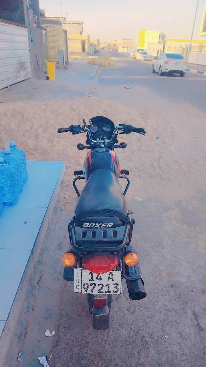 السلام عليكم بوكسر رياضي البيع 2023 رقم و سنويه بسمي الدراجه نضيفه ما مشتغل بيه دلفري ابد كهربايات شغاله كلها لايت عالي  وناصي اشاير خلفي و امامي
التاير الخلفي جوبلس
السعر ٢١٠٠ وبيها مجال
*********** علوان البصره جاوار ملعب جذع النخله
