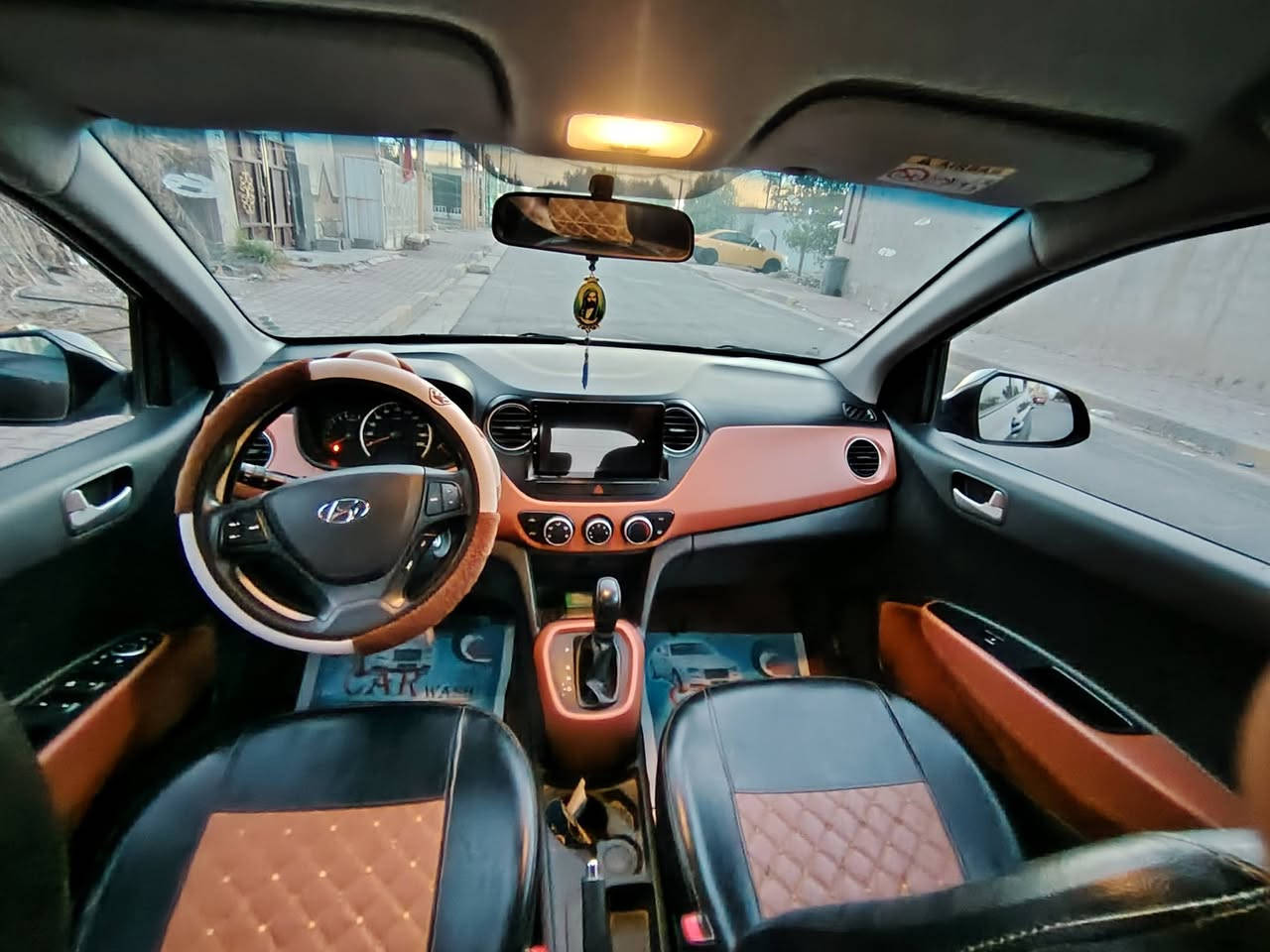 البيع i10 موديل 2020نضيفه كلش مال بيت مكفوله من ضربه والصبغ مري شفط شاشه وكامره خلفيه دوشمه جديده السعر ٩٧ وبيه مجال عنوان بغداد الشعله رقم ***********
