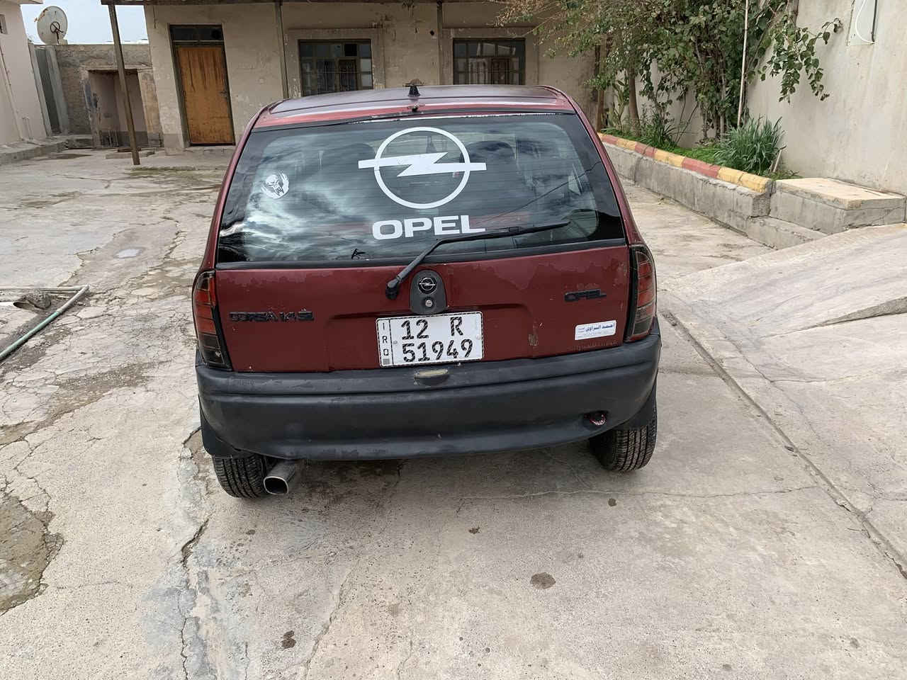 سلام عليكم 
أوبل كورسى للبيع رقم وسنوية بأسمي جديد كاربون بانزين كهربائيات شغال طخم  تاير جديد 
السعر 25 وبيَ مجال عنوان سهل نينوى صناعة بازوايا مقابل كراج  اسود الرافدين 
للتواصل *********** واتساب
