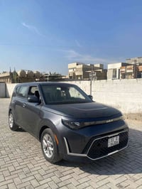 يالله السلام عليكم  لبيع كيا صول موديل 2023 رقم بغداد  موصفات فول تحكم...