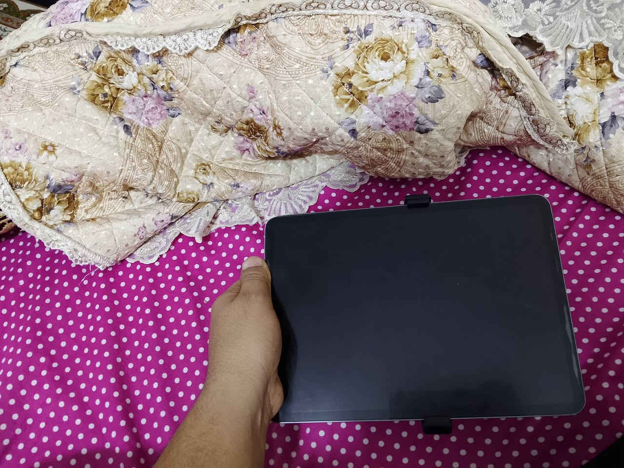 لل بيع ايباد11 برو.   550 الف بي مجال بسيط . m2. ذاكره 128 نضافه فول مبدل بي كلاسه فقط وكاله
***********واسط الكوت
