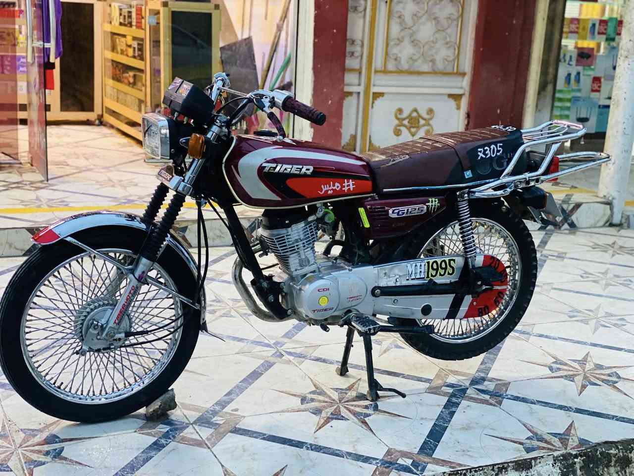 لام عليكم مأطور تايكر 2020لبيع 
مكينة شرط ما مفتوحة 
وايرامنية كلها شغالة 
دبل سويج 
السعر ٦٠٠وبي مجال 
الرقم ***********
