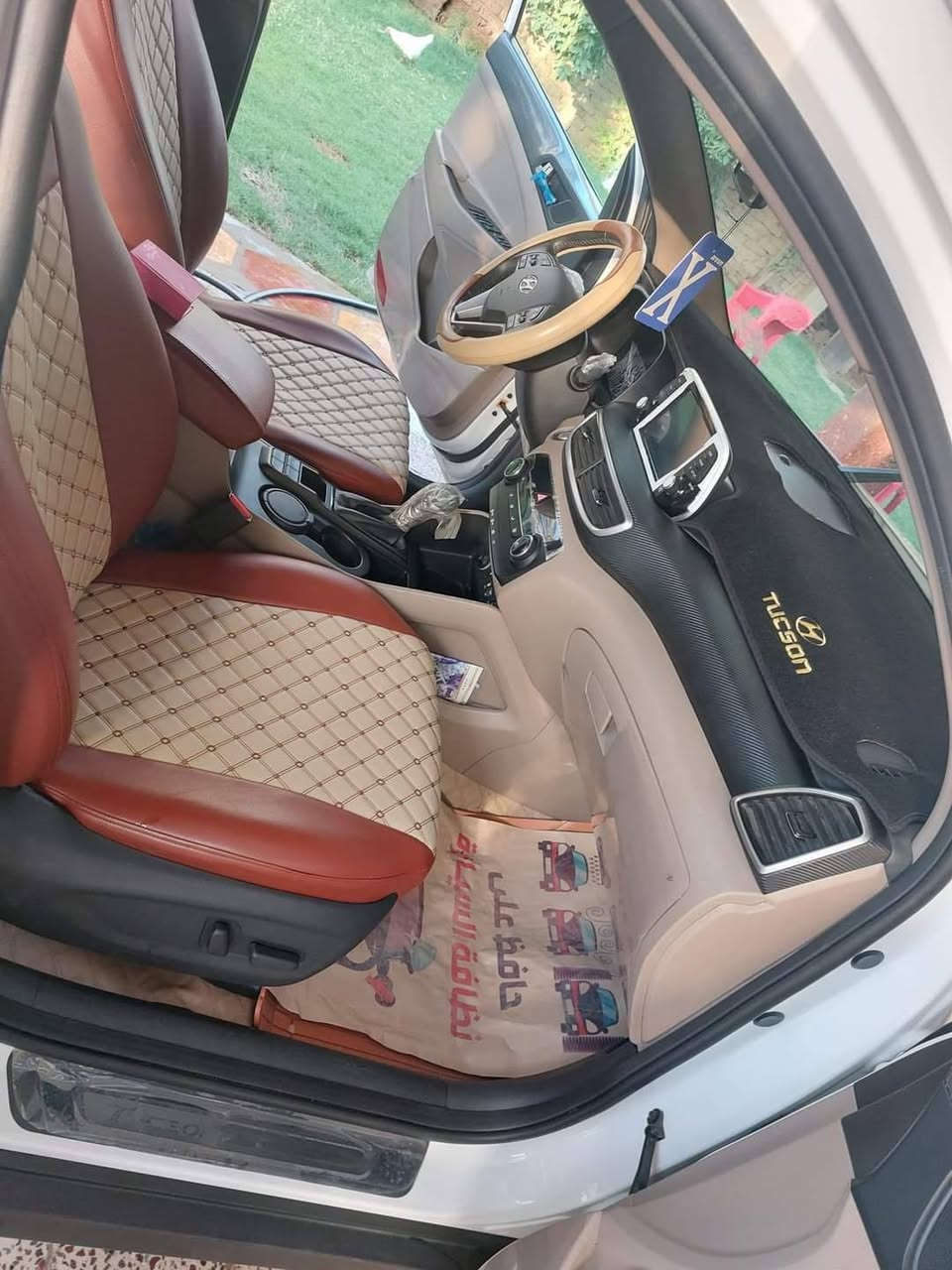 السلام عليكم توسان 2020
شركة الگاصد ماشية 22,400 
فول مواصفات عدا البانوراما
كوري بلادي دوشمة جلد ارضية وكشنات السيارة كلها بلادية 
السعر 248$
رقم الهاتف : *********** 
غير متواجد على الفيسبوك
