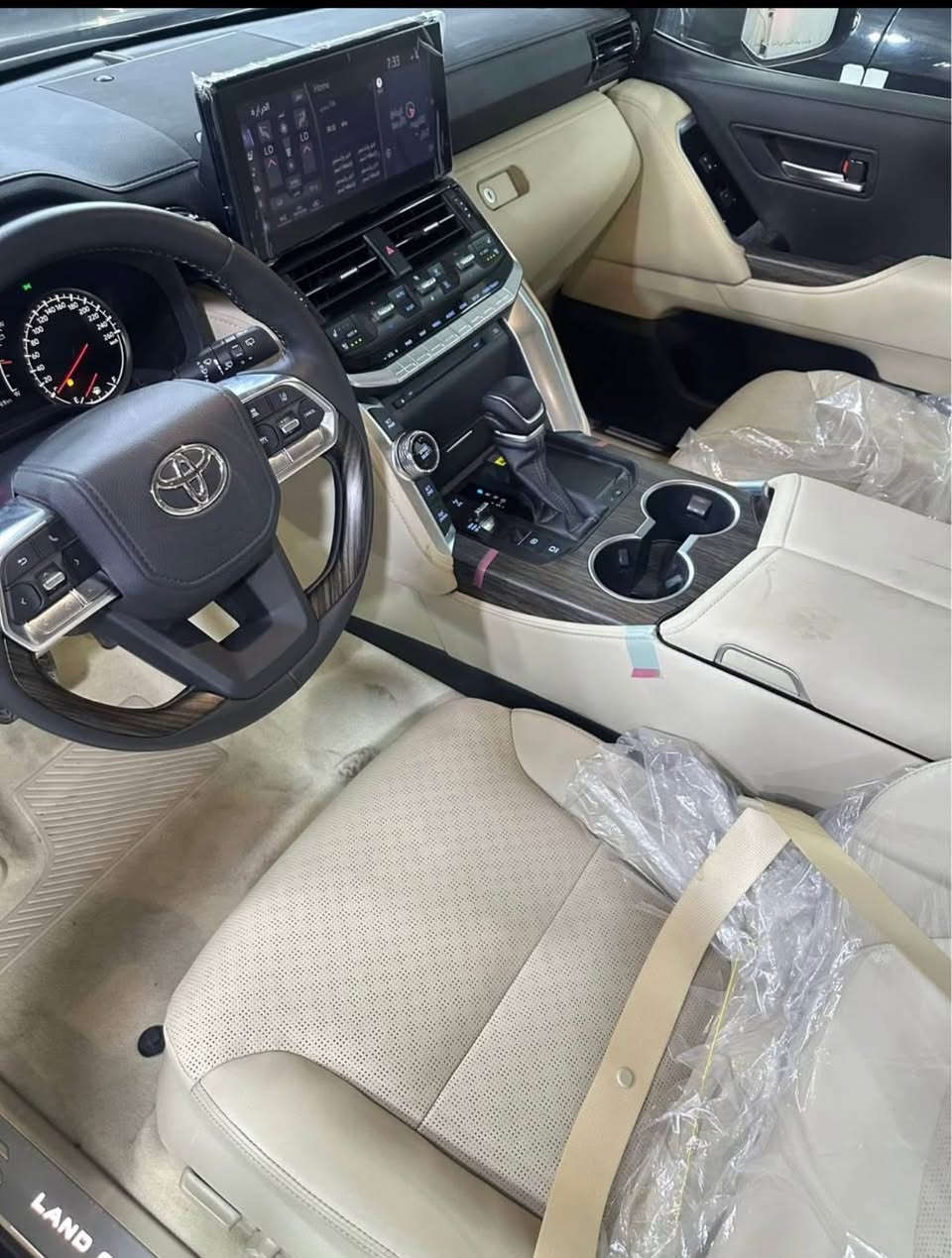 لاند كروز FXR لمتد – موديل 2024
قوة… فخامة… وأمان بلا حدود 🔥

امتلك سيارة تجمع بين الهيبة والأداء العالي مع أعلى مواصفات الراحة والأمان:

✨ المواصفات البارزة:
 • 📡 رادار متطور لسلامتك على الطريق
 • 🌬 باب شفط إحكام وفخامة في كل إغلاق
 • 🚘 FXR لمتد – أعلى فئة لعشّاق التميز
 • 🛡 مكفول لراحة بالك وثقة طويلة الأمد
 • 📅 موديل 2024 – جديد بمعايير حديثة

💰 السعر: 84,000 دولار
🤳***********
