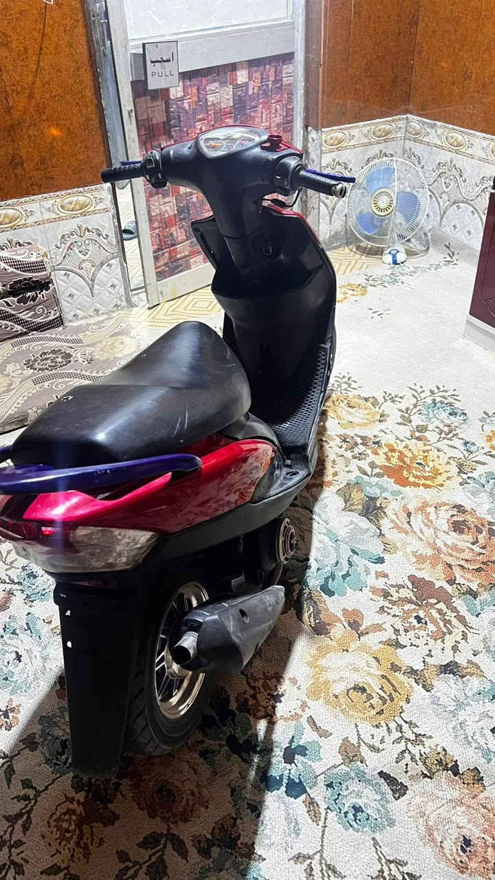 سلام عليكم دراجة ماكس عدلة دراجة فول تزويد شغالة من طول لطول سلف هندر لايت بك لايت  اشاير  سكن  هورن  دبل رياضي  يدات تزويد دراجة كلش حلوة مكينة خرسة  شرط شلعة ومعدل 120.  سعر . 675 وبيه مجال . ماكان بصرة .  رقم . ***********

