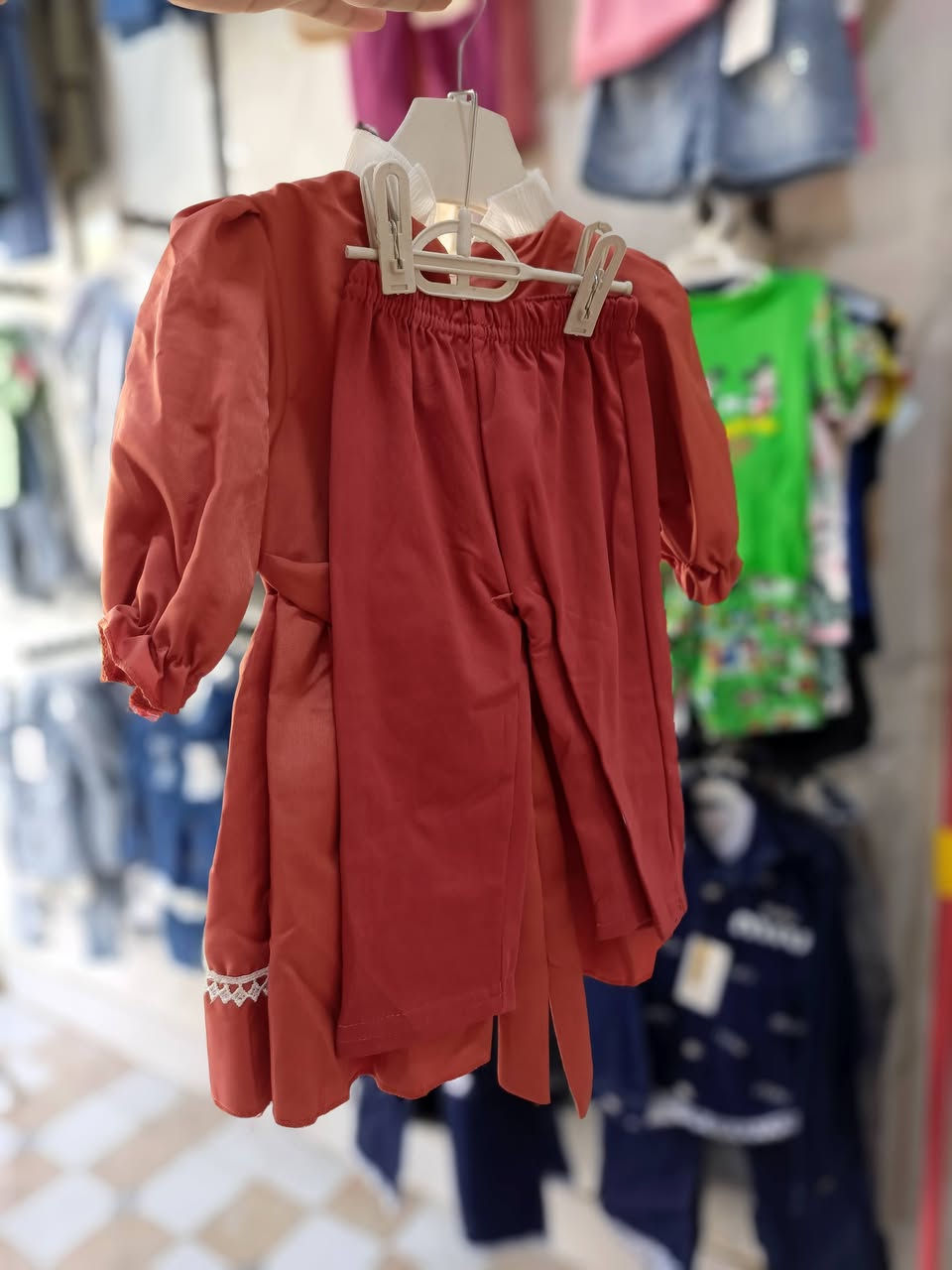 ✅🔥 فستان 👗 بناتي طفلة قطعتين 🔥✅

⚡ السعر 10,000 ألف ⚡

🚚 توجد خدمة توصيل لجميع المحافظات 

🌠🚀  حصرياً لدى آزاد ستور 🚀🌠 

للحجز والاستفسار راسلنا على الواتساب 👇 
***********

📍العنوان الناصرية حي أور شارع السبيس
