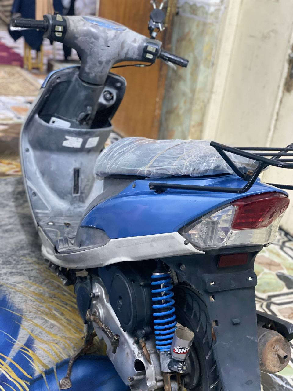 السلام عليكم ماكس منغولي للبيع الدراجه مفتوحه شرط هندر واحد ماناقصه شي نقصه شويه كهربائياته تعبانه وبيه الدبلات الكدام شويه بيهن عواج الدراجه حلوه بل مشي وطلع معدل تواير جدد اشاير شغالات باقي الدراجه كله كفاله وحلوه للبيع او مراوس رقم الهاتف***********
