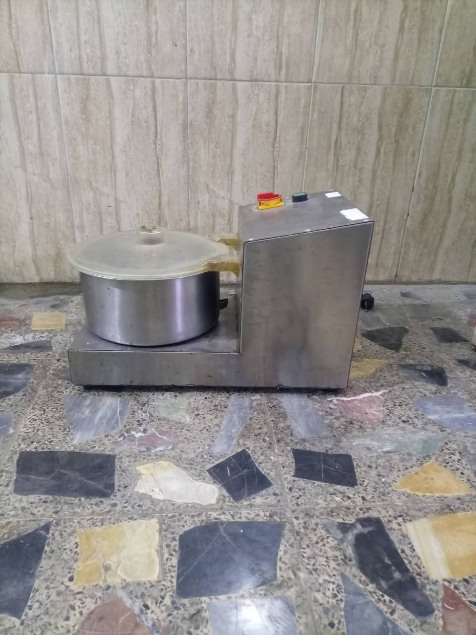 خلاط حمص بطحينة
5 لتر صناعي
شرط النظافة وعلى الفحص
سعره 225 الف قفل
بغداد الطالبية
***********
الشراي يتصل بي واتساب
غير متواجد علئ الفيس
