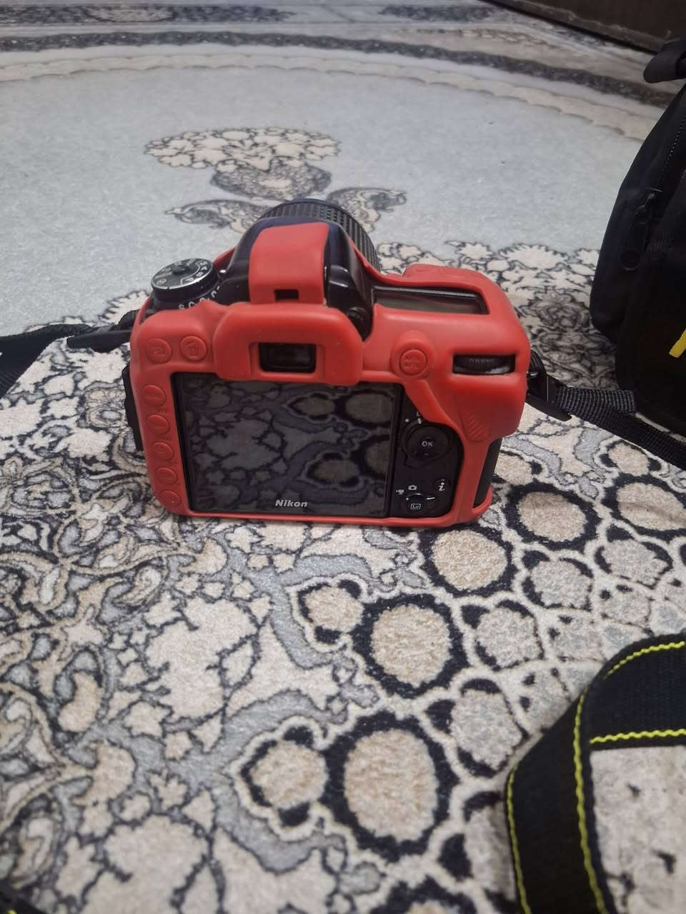 كاميرا نيكول 7500 مع كافة ملحقاتها للبيع السعر ٧٥٠ ألف للإتصال على الواساب *********** كربلاء المقدسة .

