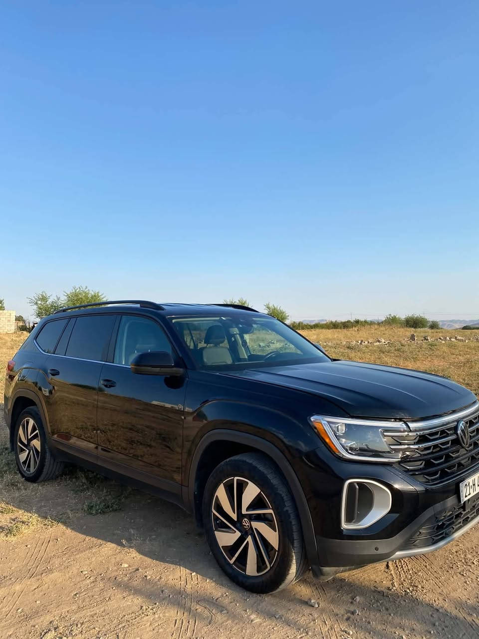 بۆ فرۆشتن: فۆلکسواگن ئەتڵەس (Volkswagen Atlas) مۆدێل 2024
مواسەفات SE
سەیارەیەکی خێزانی گەورە، زۆر خاوێن و بێ کێشە، ئامادەیە بۆ فرۆشتن بەم تایبەتمەندیانە:
جۆری سەیارە: Volkswagen Atlas (فۆلکسواگن ئەتڵەس)
مۆدێل:2024
مواسەفات: SE (شاشە گەورە، حاسە، گێڕ لۆک، سوکان ڤۆلیۆم، کوشن کارەبا)
ڕۆشتن (مایل): ٤٥,٦٦٥ مایل (45,665 mi)
جام ڕەشی قانونیە و بیلاد جام ڕەش
٤ تایەی لۆکیشی لەسەرە
دۆخی سەیارەکە: زۆر پاکە، بزوێنەر و گێڕ و دەبڵ و کارەباییاتی هەمووی بەشەرتە. ناوەوەی زۆر خاوێنە و کوشنی چەرم و مۆدێرنە.
بۆ پەیوەندی کردن 
***********
