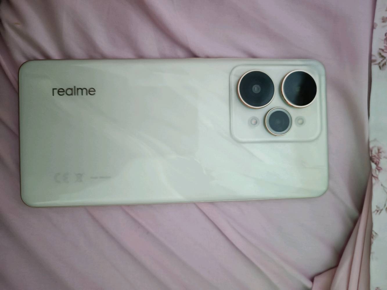 السلام عليكم جهاز ريدمي 15 برو 5 جي الذاكره 512 والداخليه 24 البطاريه 7000 جهاز جديد مستخدم ثلاث ايام مع كامل ملحقاته الشاحن والكيبل ما مفتوح