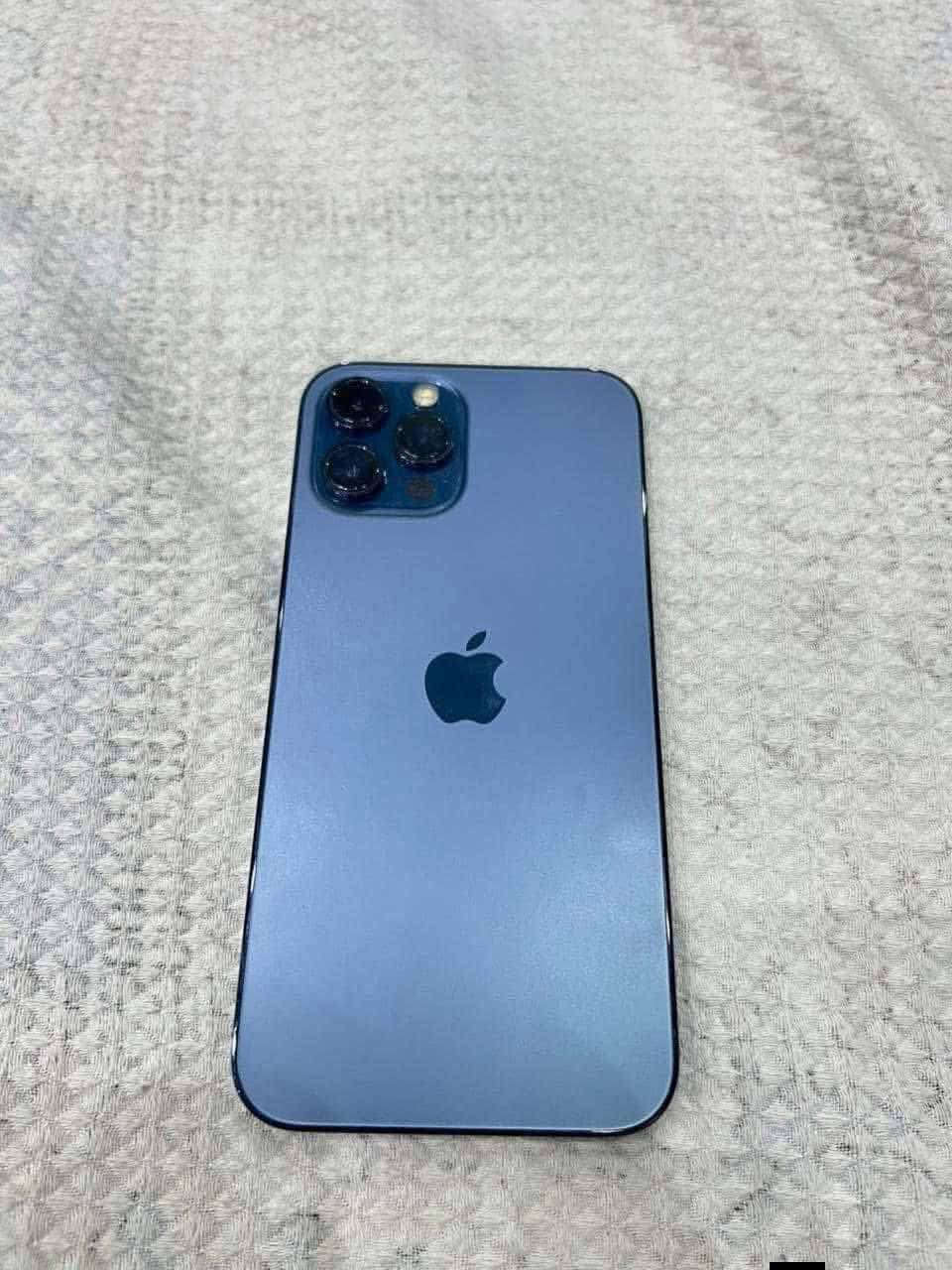 ايفون ١٢ برو ماكس مبدل بطارية جديدة 
ذاكرة ٢٥٦
بيه ضربة زغيرة جوة شاشة ممأثرة 
ملحقات كاملة
فيس ايدي متوقف
السعر ٣٧٥
كربلاء ***********
