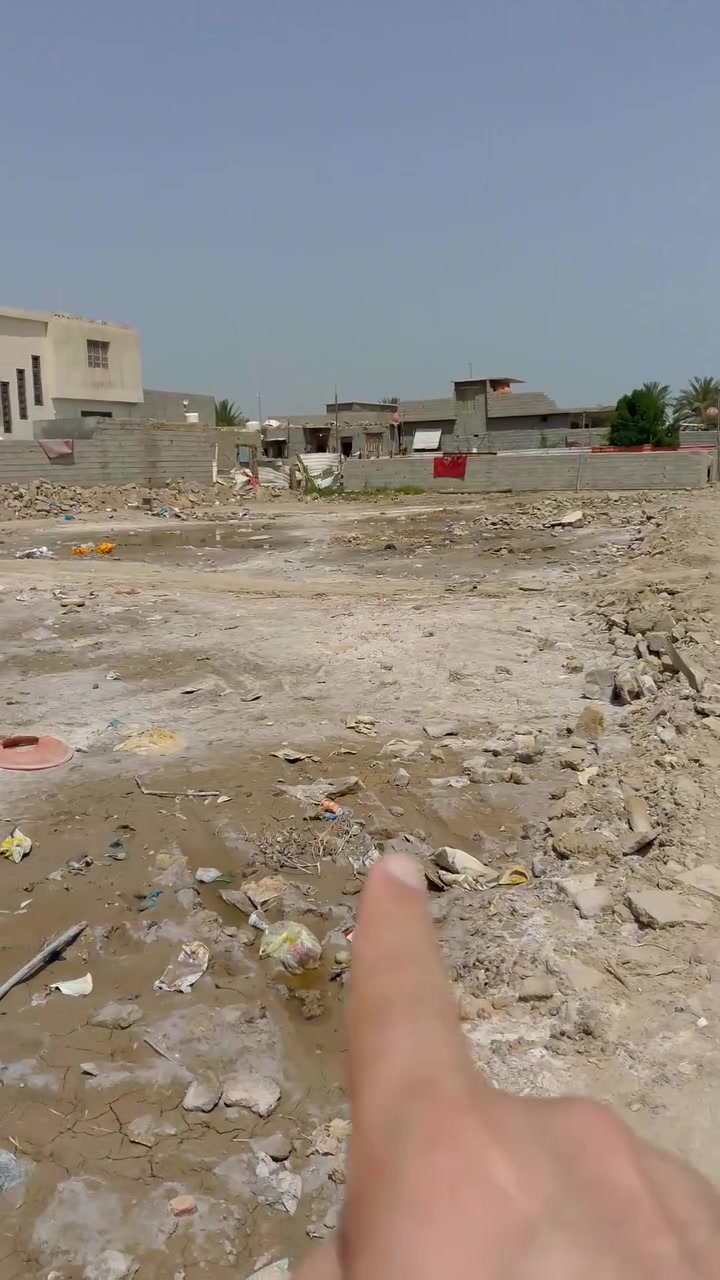 قطعه 600 متر تقع على شارع 8 متر 
تبعد ٧ كيلو متر من مركز مدينه كربلاء 
تبعد 250 متر من الشارع العام طريق الزوار ، تصلح حسينيه لخدمه الزوار 
كربلاء منطقه سيد اسماعيل ابن زينب ع 
كل الخدمات متوفره حي سكني متكامل من كلشي
السعر 42  مليون قابل للتفاوض
 تنباع نصف المساحه  أيضا 21 مليون 
باقي التفاصيل ***********

