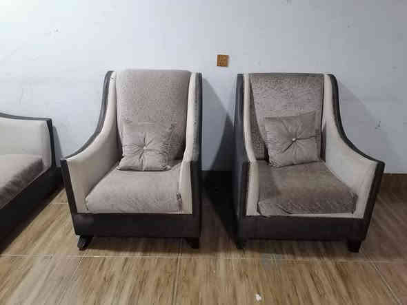 السلام عليكم تخم مستعمل نضيف تركي 10نفر رقم الهاتف***********
