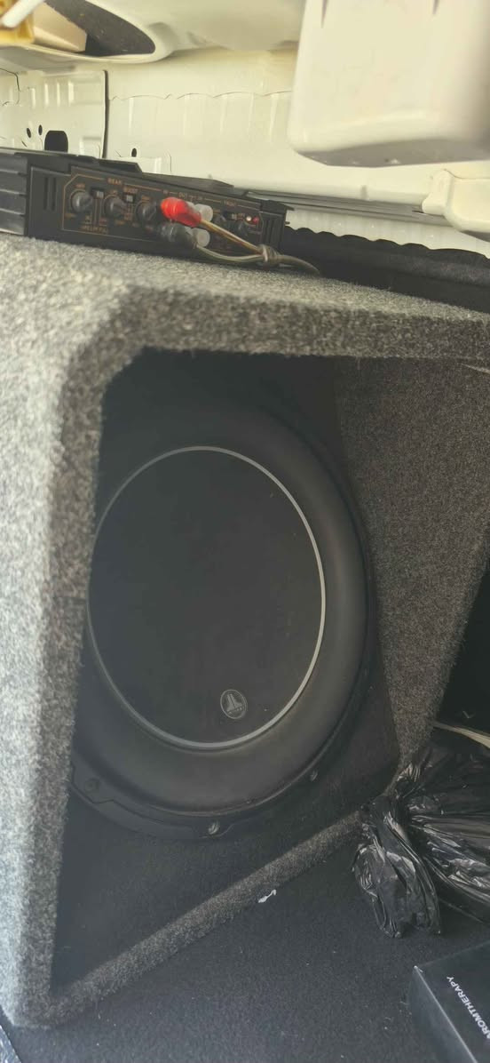 ئەپلیفایەر بۆ ناو سەیارە مارکەی
JL Audio H.O. Single 2 Ohm Ported Subwoofer
تازەو نوێیە شوختی پێوە نیە 
نرخی ٢٨٠ دۆلار 
ژمارەی مۆبایل
*********** شقلاوة, أربيل

