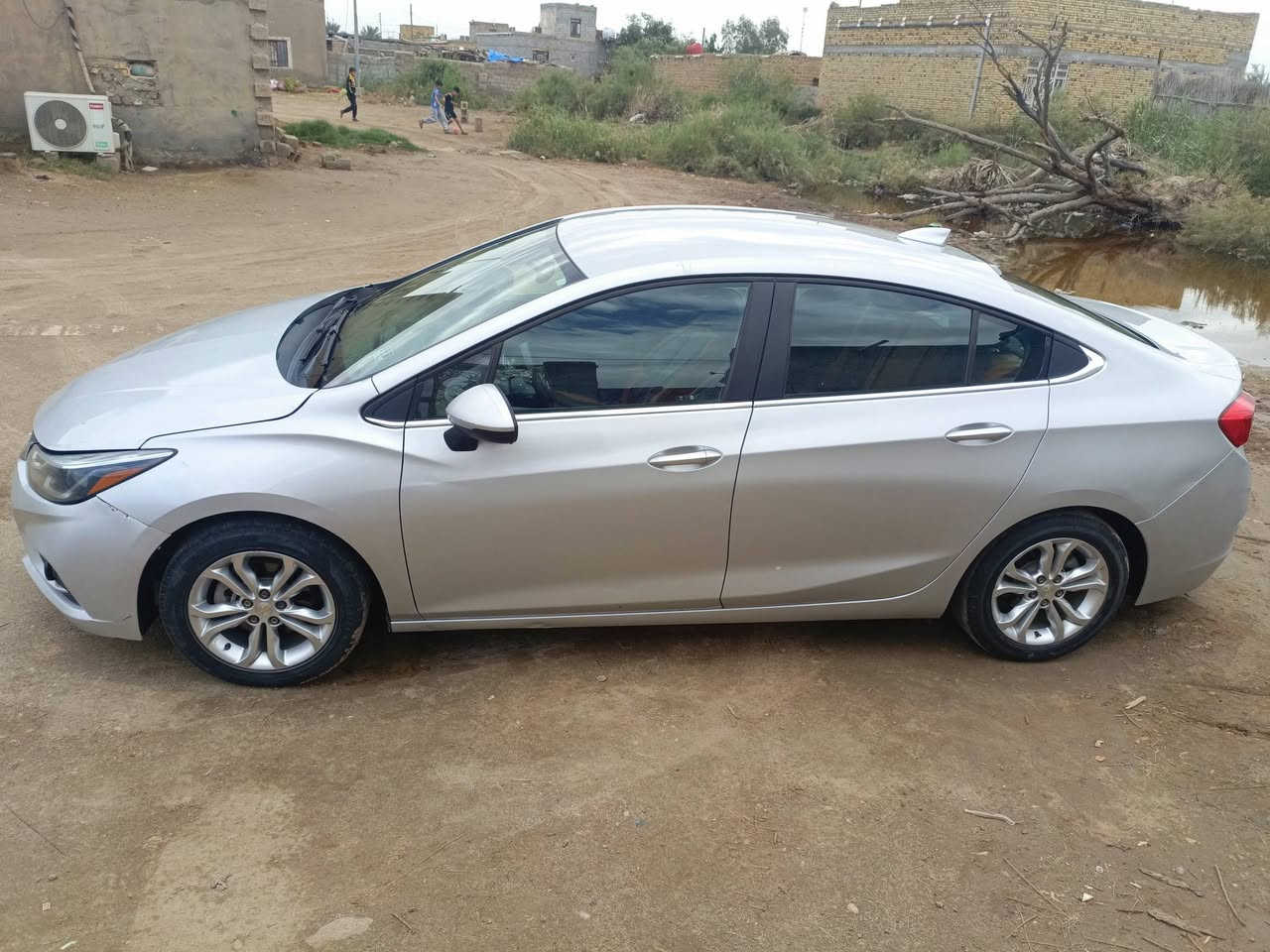 كروز موديل ١٩ حادثها بنيد فقط رقم ميسان 
جاهزه من كلشي السعر ٩٥ الهاتف ***********
