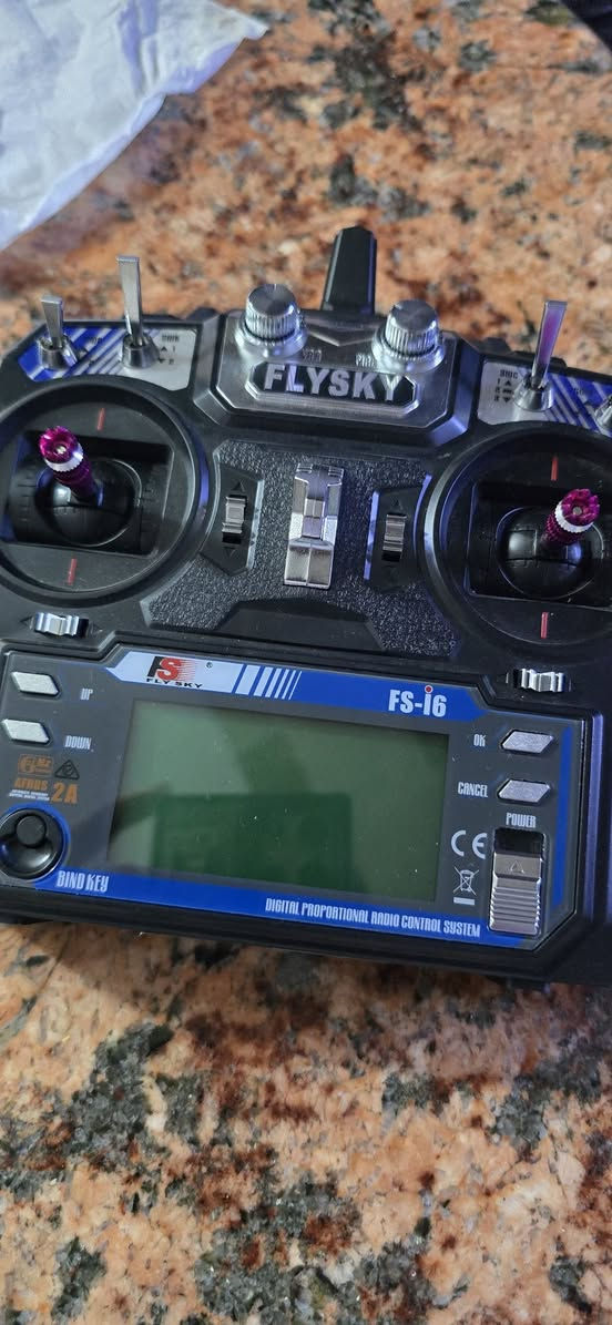 السلام عليكم
Fly sky 
موديل fs-i6 
الواحد ب ٦٠


**إذا كنت صاحب هذا الإعلان وتريد حذفه لأي سبب، رجاءا أرسل رسالة إلى الدعم الفني**