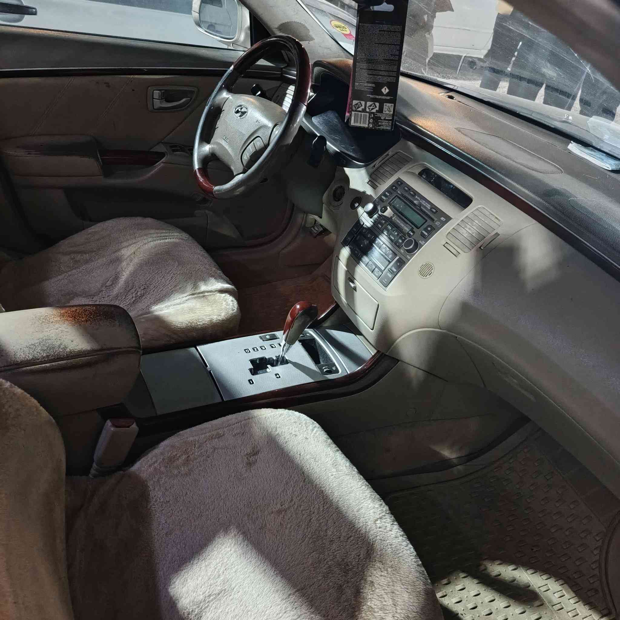 ازيره 2007 وارد امريكي
السياره لمتدد فول بيها قطعتين صبغ بدون ظربه
السياره جاهزه ما بيها نقص
السعر 98وبيها مجال
مكان السياره الخالديه 
ه‍ ***********
