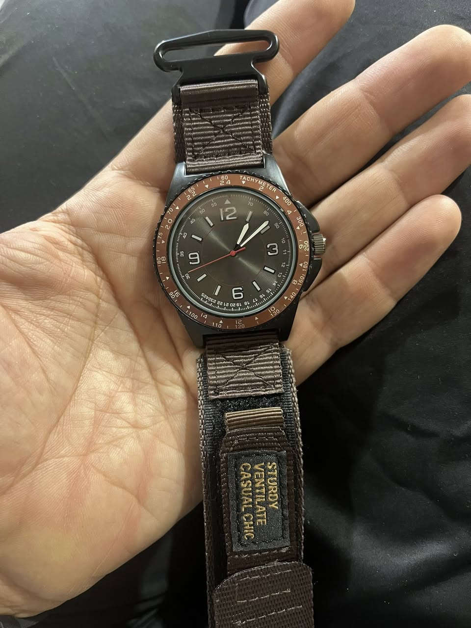 بسم الله الرحمن الرحيم
تحيه طيبه للجميع ♥️ 

للبيع ساعه 

سير نسيج اصلي 

مكينه بطاريه 

كامل مرفقات

مقاوم للماء 

السعر 30 الف  

 

يوجد توصيل إلى جميع محافظات العراق وبغداد أيضاً 

للحجز والاستفسار المراسله على الخاص  موجود


**إذا كنت صاحب هذا الإعلان وتريد حذفه لأي سبب، رجاءا أرسل رسالة إلى الدعم الفني**