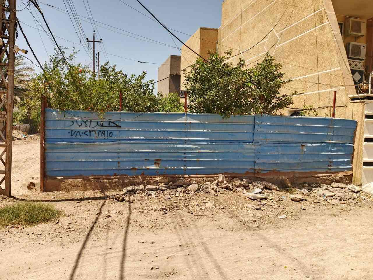 السلام عليكم دار للبيع مساحه 200متر طابو صرف يحتوي على تشجيرا العنوان الدوره الكفاءات محله 848 تواصل ‏‪***********‬‏
