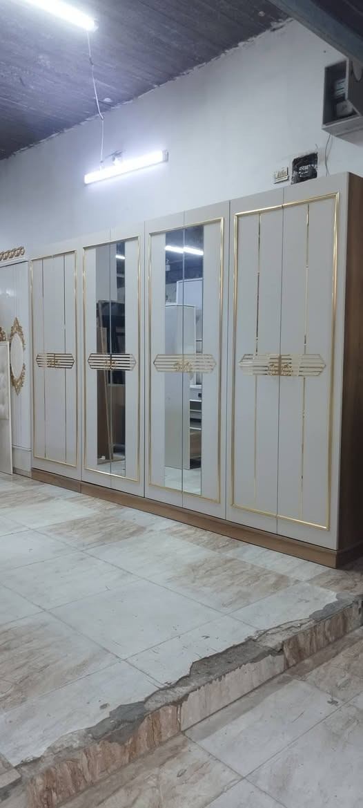 غرفة ٨ ابواب ٩ قطع
للاستفسار ***********
