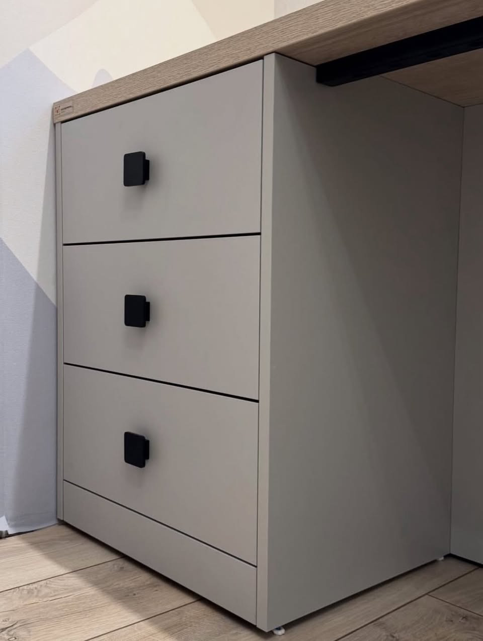 تنفيذ غرفه صغيرة 🩶🤍
 جگر ، لمسة فخامه في منزلك 💖
تصميم و تنفيذ الديكورات الداخليه و المطابخ 🤍
م. مريم / ***********

العنوان / العرصات - مدخل شارع السدة قرب عيون بغداد 📍#مجمع_النسيم_ستي_السكني #مجمع_بوابه_العراق_السكني #مجمع_رويال_ستي #مجمع_الاميرات_ستي_السكني #مجمع_ابراج_كافوري_السكني1 #مجمع_ابراج_بغداد #مجمع_داماك_السكني #مجمع_المربع #محمع_بدور_بغداد_السكني #مجمع_المنصور_ستي_السكني #مجمع_بوابه_العراق_السكني #مجمع_شناشيل_بغداد_السكني
