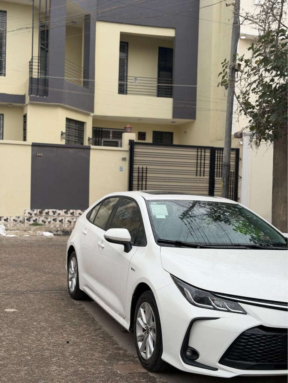 سلام عليكم 

تيوتا كورلا هايبرد وبانزين موديل 2025 بعدها بالضمان فول مواصفات ١/١
رقم اربيل الجديد السيارة بعدها زيرو ماشية شي قليل 
5km
مواصفات السيارة فتحي شقف ولد امامي وخلفي ورادارات وتحكم ستيرن  وكشنات جلد كهرباء  وكشنات تدفئه وتبريد 
هاي اجت الفول كلش مواصفات الvip 
تبريد خلفي شاشة جبيرة كار بلي
حساس امامي خلفي 
واردارات مانع تصادم
السيارة كفالة من الصبغ والبارد والرصعة والشخط
سعرها 164 بيها مجال للجناي شي قليل 
السيارة خير من الله مكانها بصرة ياسين خريبط 
رقم الهاتف *********** البصرة, العراق
