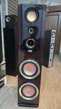 مجموعه سماعات للبيع للتواصل ٠٧٥٠٧٨٢٨٠٩٢