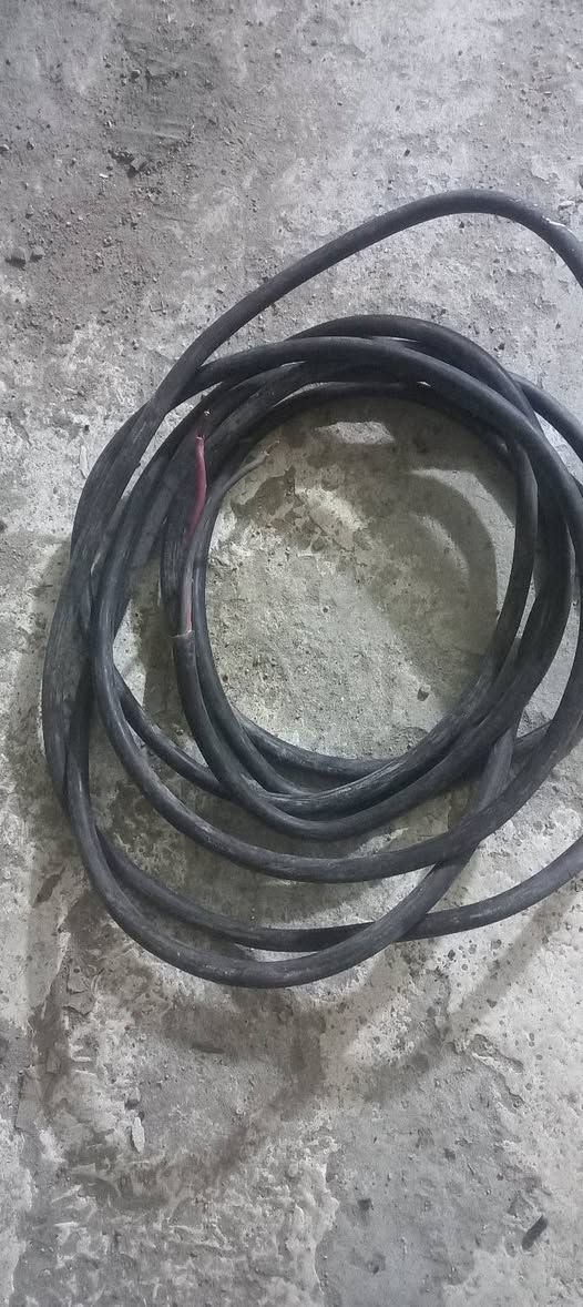 كيبل اصلي مستعمل للبيع 2 قياس 7ونص سعرمتر7مدينه الصدر ***********
