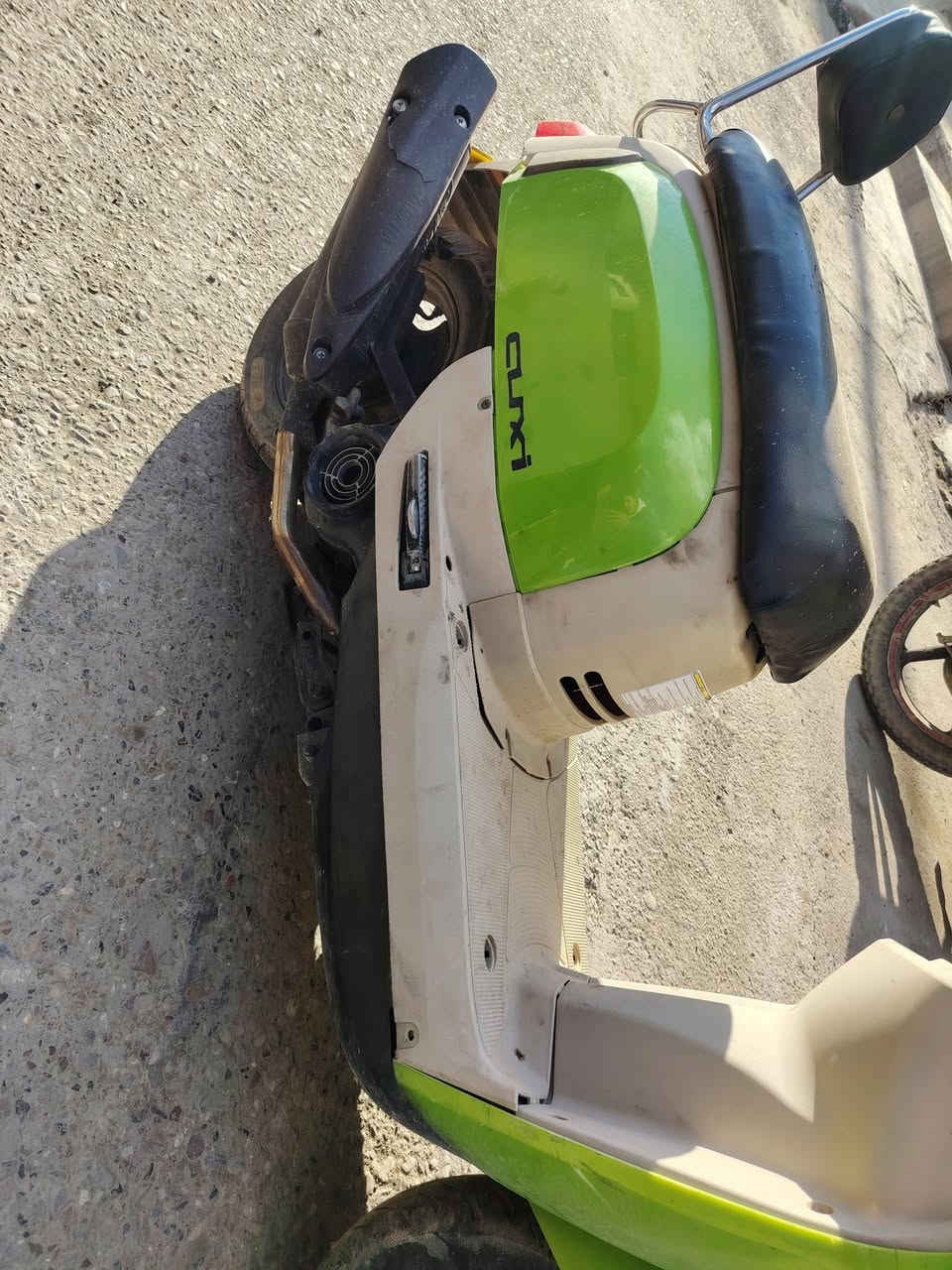 اسلام عليكم ماكس بوليس للبيع دراجه نكره سلف مابيها اي نقص دراجه نضيفه و حلوه بس متروكه و ممغسوله بس من الصبح نكره سلف سعرها 550 و بيها مجال مكاني ديالى بعقوبه فلكه الامين للتواصل ***********
