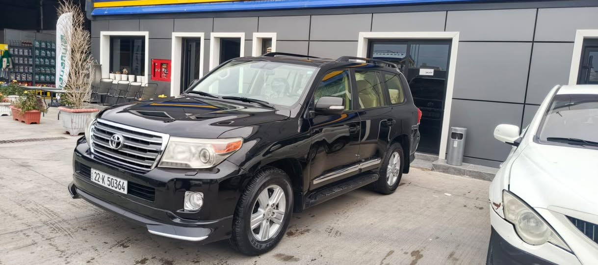 toyota landcruiser 2013 V8 GXR 
‎       ( نرخی: 358 وەرەقە  )
‎
‎تۆیۆتا لەندگرۆز 
‎بێ سبوخ بێ لێدران 
‎مواسەفات GXR 
‎8 پستن
‎ مەکینە 4600
‎مەکینەی نەکرایتەوا 
‎  8 ئەرباگ 
‎ڕەقەم و سەنەوی نوێیە 
‎تەنها دوو شوێنی بچوک پیدی ئاڕە 
‎شوێن هەولێر 
‎ڕەقەم تەلەفۆن : ***********
‎ أربيل, العراق

