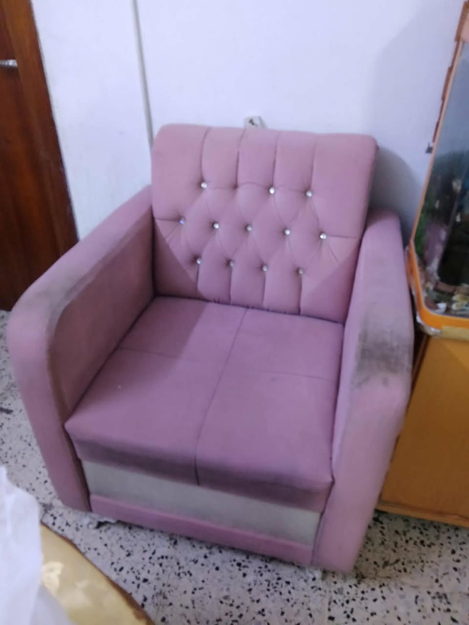 ***********
شراي يتفضل واتساب 
ميز ب ٢٥ 
تخم ٧ مقاعد ب ٥٠ 
عنوان بغداد غزاليه
