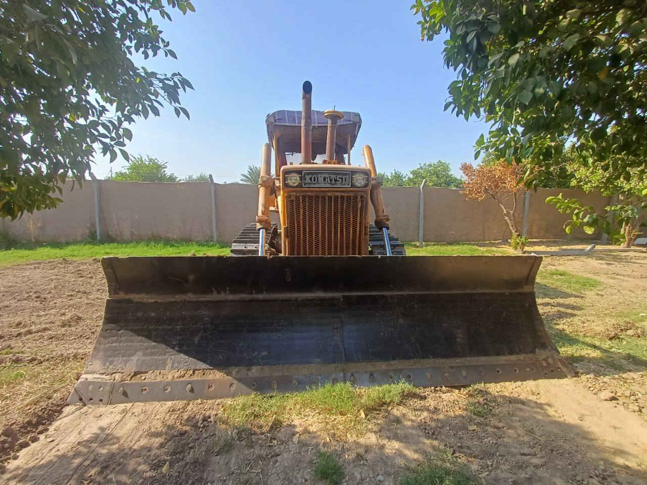 السلام عليكم بلدوزر موديل ٨٢ كوماتسو حجم ٦٥رقم بغداد جاهزه السعر ٢٢ مليون للتواصل
***********

***********
