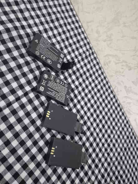 السلام عليكم 
١- جهاز بصمة ZKTeco 880 
سعر ١٨٠ الف
٢- بطاريات جهاز بصمة عدد ٤ 
القطعه ١٥ الف 
للتواصل ***********
