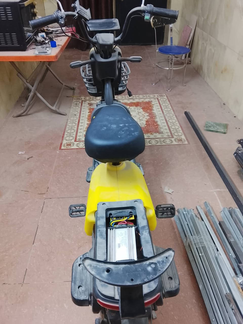 السلام عليكم دراجه شحن للبيع بحاله الوكاله جديده بس بطاريات يرادله استفسار ***********
