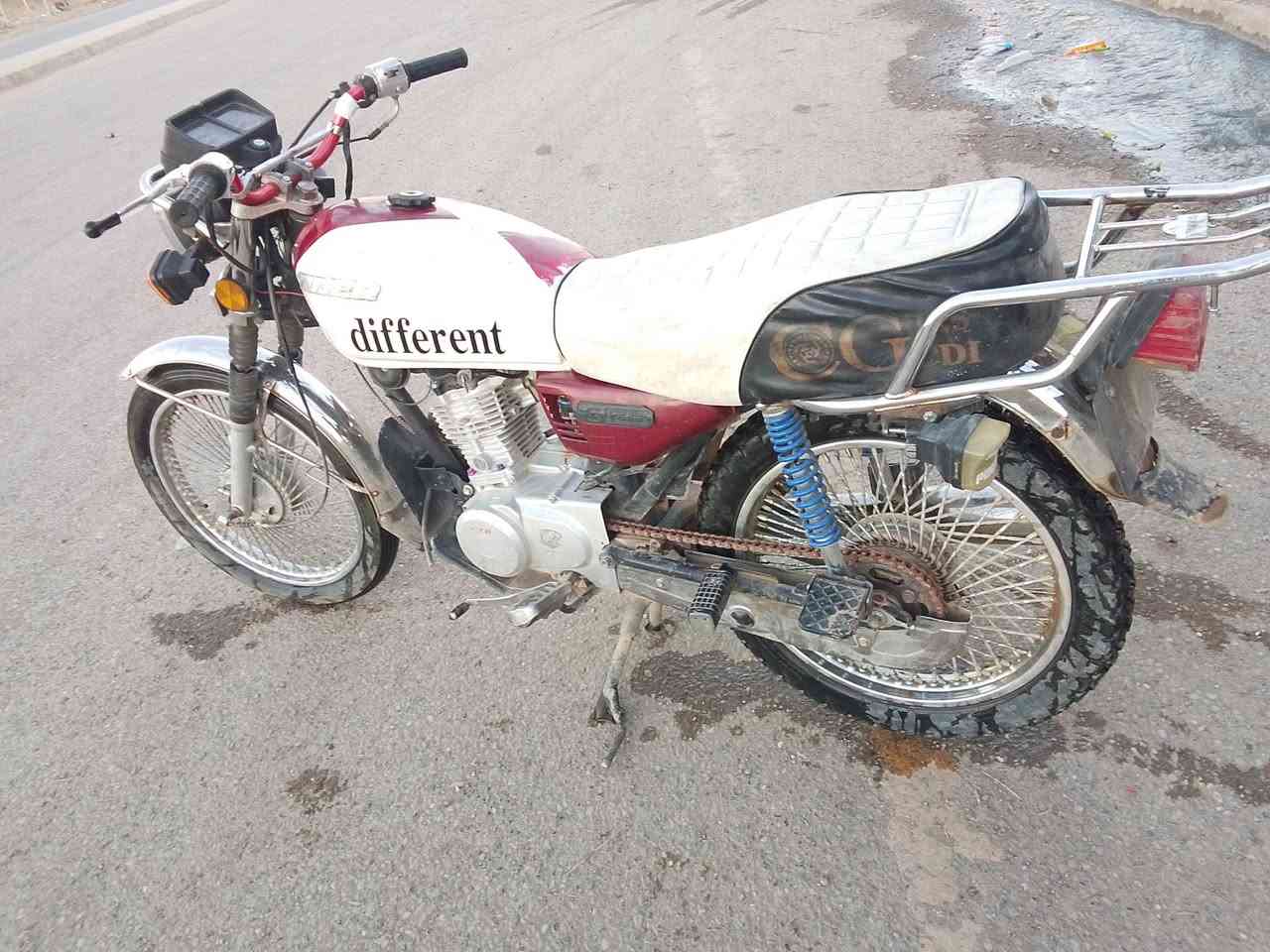 السلام عليكم .
موطور البيع 
ماطور ايراني موديل 2020

محرك بس قبق الفوك مفتوح 
ويرمنية كلها شقالة 
تواير جدد
نضافة كدام العين
السعر 370 وبي مجال شي قليل 

المكان الموصل


**إذا كنت صاحب هذا الإعلان وتريد حذفه لأي سبب، رجاءا أرسل رسالة إلى الدعم الفني**