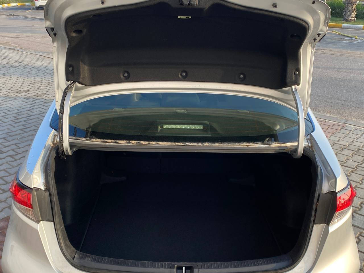 🚗 للبيع كورلا هايبرد 2024 ياباني – دخول جديد
🔹 الموديل: 2024
🔹 المنشأ: ياباني
🔹 الحالة: نظيفة جداً
🔹 الممشى: 10 آلاف ميل
🔹 اللون: سلفر
🔹 المحرك: هايبرد اقتصادي جداً بالبنزين
الحادث: ربع بونيد مصلح و دعاميه الاصليه نفس لون وهاي باب بصف سايق شربين
 مكان بغداد
***********
