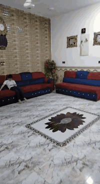 سلام عليكم بيت للبيع صوفيه شارع أربعين خلف مرطبات دريم 
المساحه 280م
استقبال
مطبخ 
صاله عدد 2
غرف نوم 4
صحيات 4
السعر 280 وقابل للتفاوض 
للاستفسار رقم الهاتف ***********
