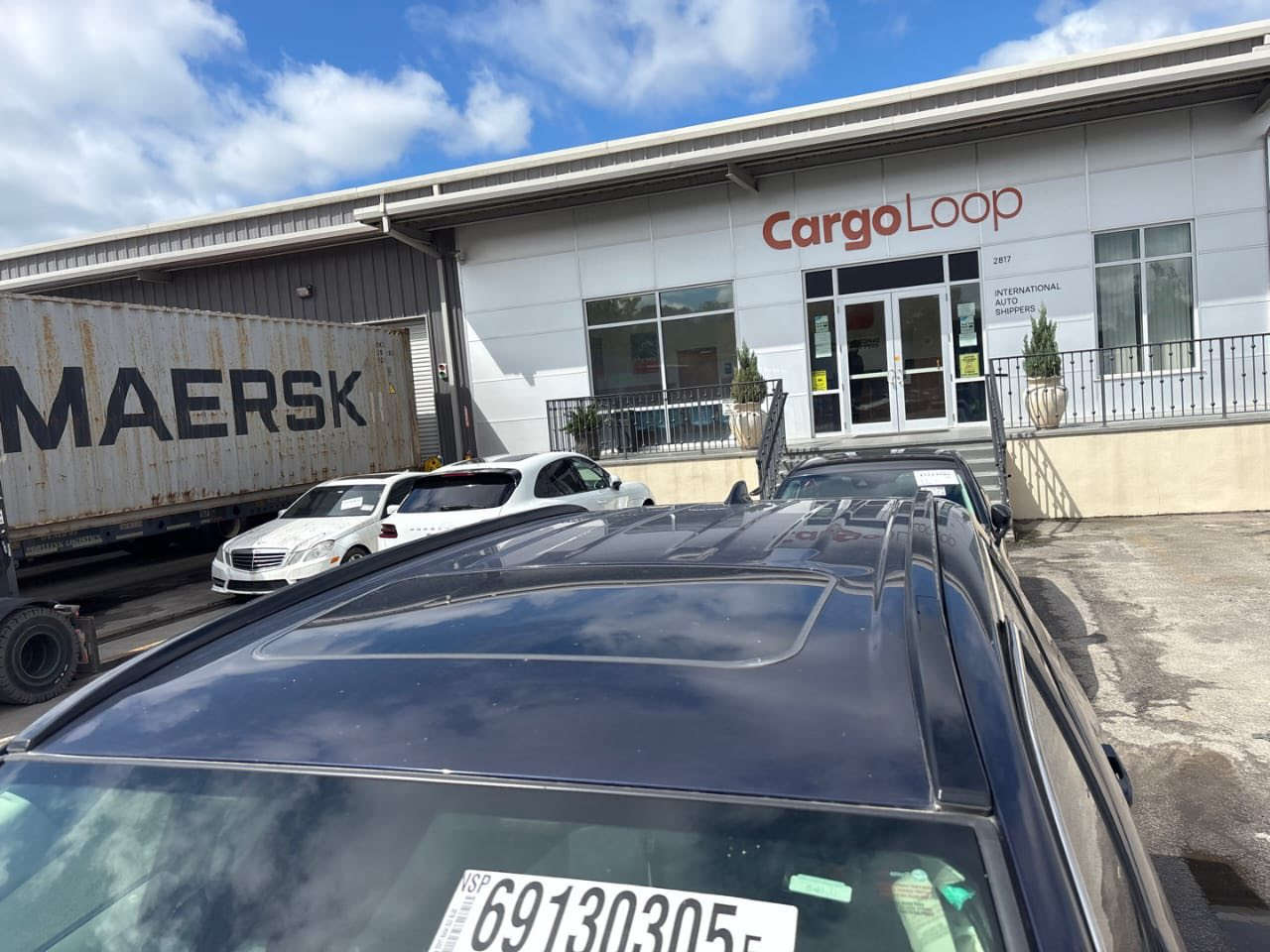 سلام عليكم 
 Rav4  XLE HYBRID
راف فور للبيع رقم بغداد ا فول ((حادث خفيف)) 1\1
———-////———
موديل 2024دخول جديد
——////———-
الموصفات :~
*فتحه سقف
*بصمه+ دخول ذكي
*رادار امامي 
*نقطه عمياء
*صندوق كهرباء
*شاشه كبيره تدعم كار بلي والنظام الحديث من تيوتا
*كشنات كهرباء
*هند بريك بصمه
*مودات اوامر صوتيه
*اوتو هولد
*كشنات لونين 
*كروس سرعه
*حساسات ضغط اطارات
*رادر بل مرئي
((بعد هواي مواصفات بيه)) 
———:///______
الحادث:~
الحادث  كما موضح بصور ((حادث خفيف))
((بدون قطرة صبغ سياره ))جاملغ نفس لون بشرط مبدل وبارد بحافة البنيد وبارد حافت باب فقط بدون دواخل سياره) 
السعر /238 ييه مجال  ماكو هيج راف فور بهذا سعر  على هيج ضربه خفيفه 
ماشيه 9 ألاف  زيروووو
رقم الهاتف. 
***********
