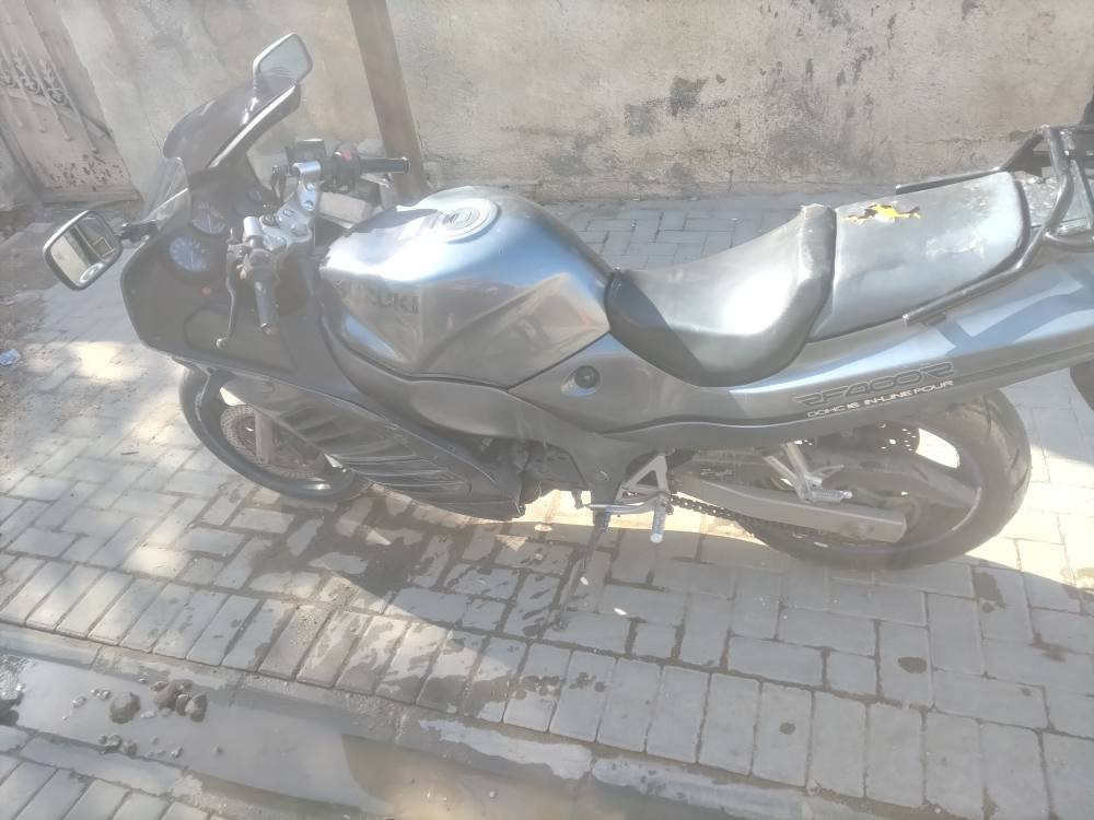 سلام عليكم قرش مكينةcc400 كفالة عامة بيع او مراوس  1650مجال بصيط مكينة وكير مكفولات مكينة خرسة بمعنى الكلمة كهربائيات شرط مملعوب بيهن دراجة بأي وقت نكرة شرط معدل180عدل أوراق أصولي كمرك مدفوع دراجة مرتبة كفراتهة شوي بيهة شخوط موضح بصور مكاني بغداد البياع شرطة الرابعة ***********متواجد بغداد, العراق
